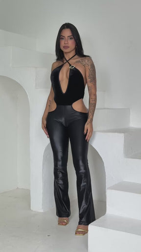 Macacão Hot com Laterais Abertas Costas Nuas Mix de Veludo e Spandex Brilhante 667